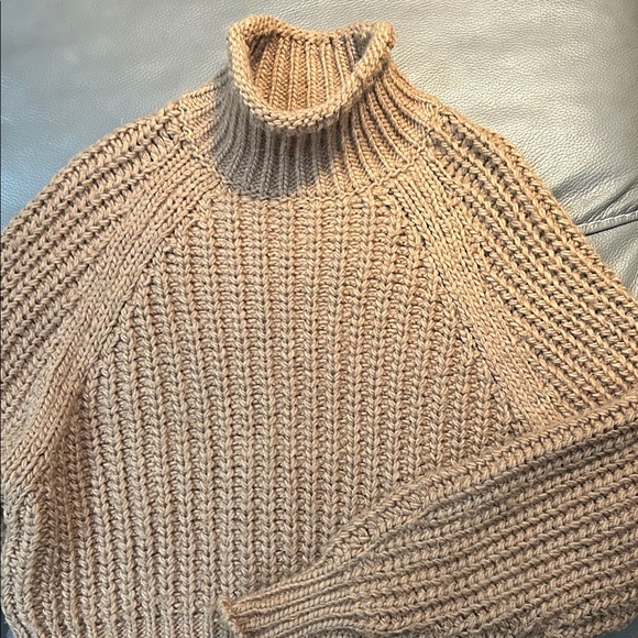 H&M Cozy Tan Turtleneck Sweater, size S - Picture 2 of 5